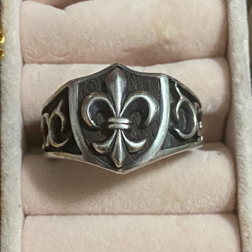 Vintage Japanese Silver Fleur-de-Lis Men's Shield Ring
